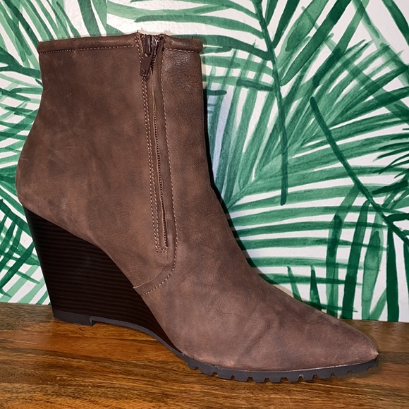 H By Halston Soft Brown Leather Wedge Ankle Boots Women’s 12 M - Picture 7 of 11